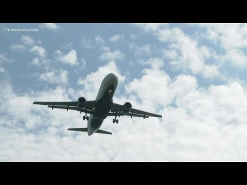 VERIFY: Who's the first to get bumped from an oversold flight?