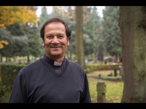 Mit Kindern beim Bestatter – Unterwegs mit Diakon Matthias Gill