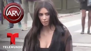 Hombre besa las pompis de Kim Kardashian Hombre besa las pompis de Kim Kardashian