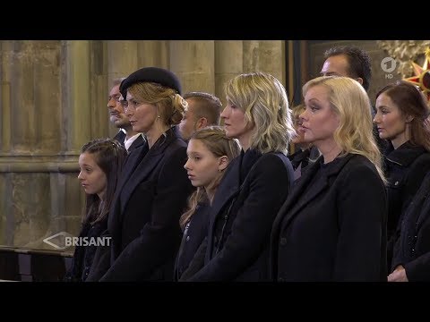 Letzte Ehre für Sänger Karel Gott - Requiem im Prager Veitsdom (12.10.2019)