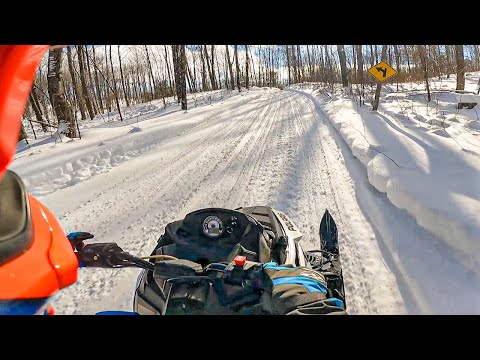 Polaris Indy LXT 550 Carving Up The Trails