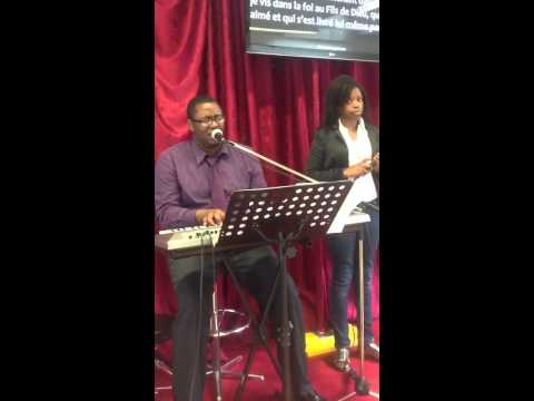 EZECHIEL KABEMBA chante 