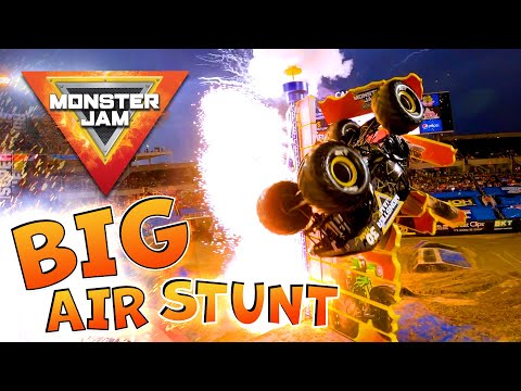 EPIC Monster Jam Toy stunt in real life! 🔥 Big Air Challenge