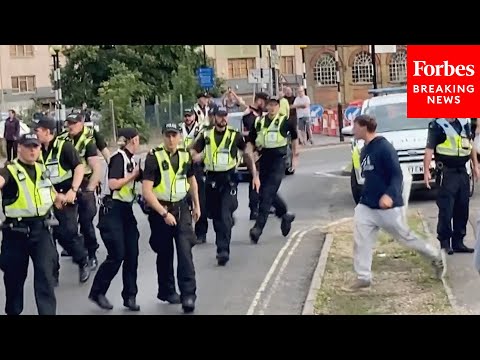 WATCH: Police Separate Far-Right Demonstrators And Counter Protesters In Aldershot, UK