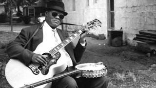 Reverend Gary Davis - Moon Is Goin' Down