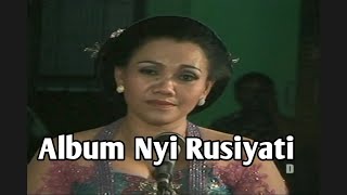 Download lagu Album Nyi Rusiyati - Kumpulan Tembang2 Jawa mp3 Download lagu Album Nyi Rusiyati - Kumpulan Tembang2 Jawa mp3