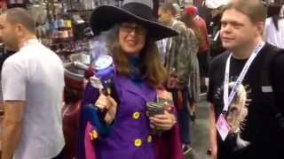 Cosplay Darkwing Duck Shows Off Smoking Gun WonderCon 2015