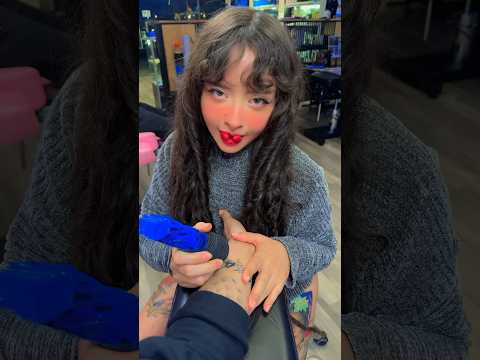 Cuando tatuó a mi primo el guapo reptiliano 😻