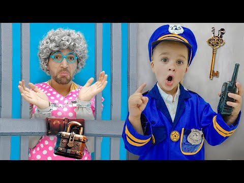 Chris Police Chase and Detective Adventure - Funny stories with kids