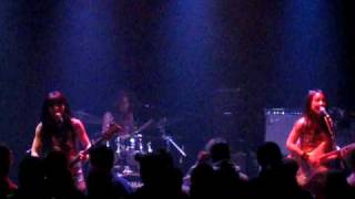 Shonen Knife - Bear up Bison (Live)