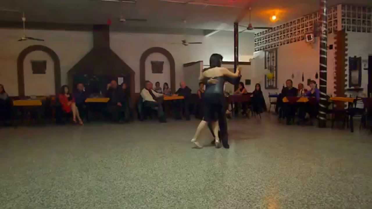 Video thumbnail for Julieta Qüesta y Rauli Choque - Adiós arrabal (04/07/2014)