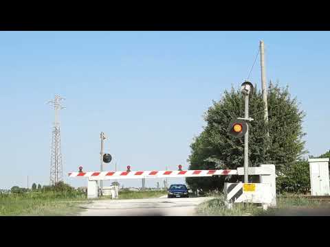 Passaggio a livello n.9 (lato opposto) - Massa Fiscaglia - Via Canarolo