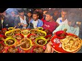 भीड़ ऐसी की लोग एक दूसरे के ऊपर चढ़ रहे 