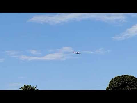 Avião ✈️ descendo pra pousar no aeroporto de Confins Minas Gerais. Gravado do B.Jesus Matozinhos MG 
