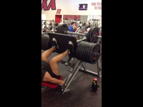Female leg press 20 45lb plates girls who lift heavy