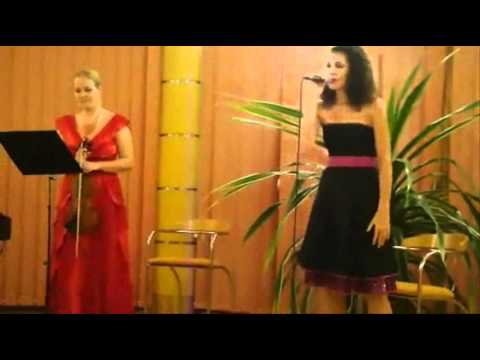 Zřejmě letos nikde nejsou kytky - Hedvika Tůmová