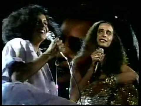 Maria Bethânia e Gal Costa clip raro : '' Oração a mãe menininha '' ( Dorival Caymmi )