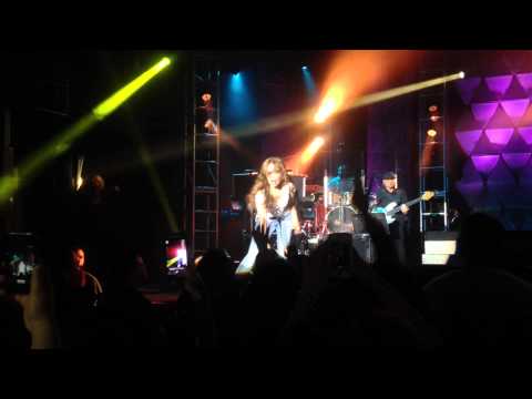 Thalia Viva Tour NYC. Seduction, Aquien Le Importa y Arrasando Final.