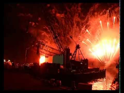 Pyromagic MusicWave2009. Pływająca scena na barce.