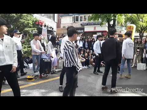 180506방탄소년단[BTS]-DNA 홍대 버스킹[Hongdae Busking]☇SPARKY-스파키☇