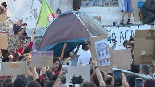 Lizbon meydanı çadırlarla doldu: Protestocular Portekiz'deki konut krizini gündeme taşıdı