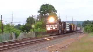 preview picture of video 'NS 35Q Mixed Freight Through Macungie PA'