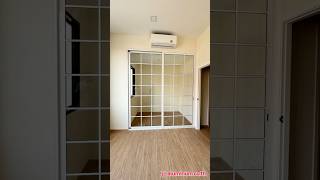 ชุดประตูบานเลื่อนหนึ่งบานบานตายหนึ่งบาน