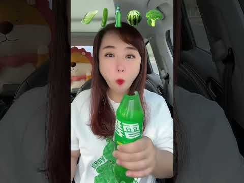 Eat emoticons,eat you bite by bite,the co-pilot eats snacks#food#shortvideo#Eatemoticons