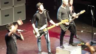 [19] Loser Of The Year- Simple Plan Live in Chicago 11-21-11