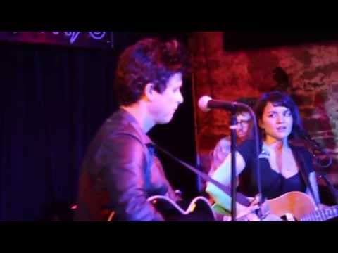 Billie Joe Armstrong & Norah Jones - Roving Gambler (New York City 2015)
