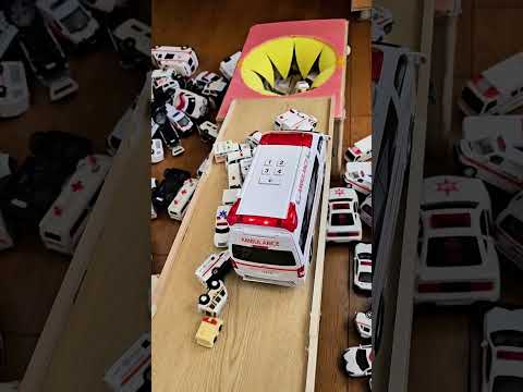 Big Ambulances and mini ambulances #toys #救急車