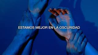 LÉON - Better In The Dark - Sub Español