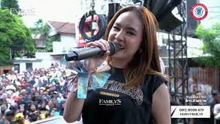 Download lagu Yunita & Selly - Behind the Wait | Familys Group Live Cover of Bintaro People's Party mp3