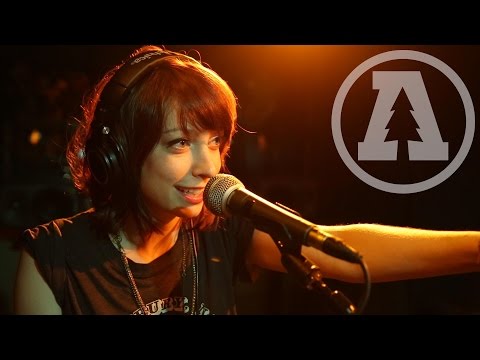 Sister Sparrow & The Dirty Birds - Catch Me If You Can | Audiotree Live