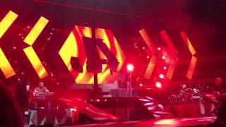 Jason Aldean - Intro/They Don&#39;t Know; Green Bay, WI; 4/29/17