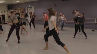 DJ Neptune ft. Kizz Daniel – Wait Dance teaching After 2nd Pregnancy