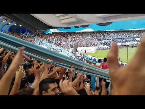 "Racing club vs Independiente!! Que alegría que alegría!!!" Barra: La Guardia Imperial • Club: Racing Club • País: Argentina