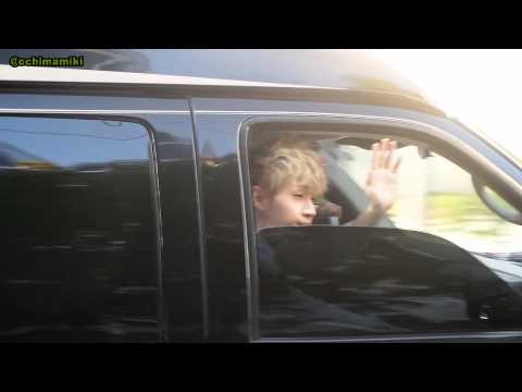 130609 인기가요 헨리.. 수고했어요 ^^