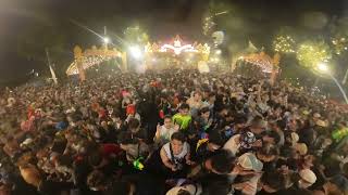 30 thousand people in Wat Phnom, water street. On 13 April khmer new year.