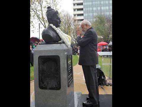 PM Modi at the unveiling of Basaveshwara Statue in London