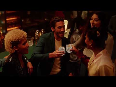 ¡Compartí momentos únicos con Schweppes Pink Tonic!