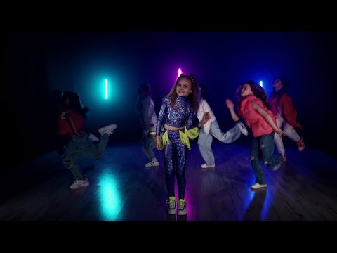 Oliwia Kołbuk - Mapy Gwiazd (Official Video)