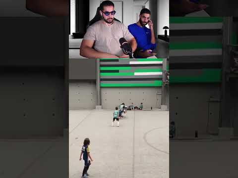 أطفال الصين يلعبون كرة القدم كالمحترفين