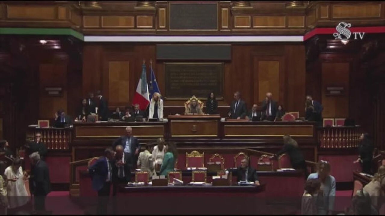 Il Decreto lavoro è legge, Aula del Senato approva la fiducia con 94 sì, 61 no e 2 astenuti