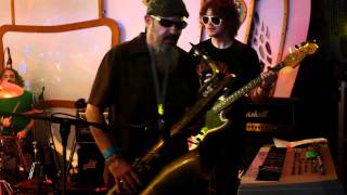 DIAMOND RUGS - HUNGOVER &amp; HORNY (:30 CLIP)