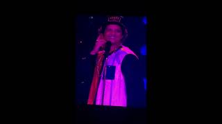 Bruno Mars Live at Guadalajara, MX. - CALLING ALL MY LOVELIES (Spanish)