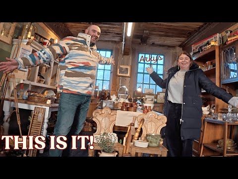 THIS IS IT… Opening Our Vintage Booth (Set-Up & Reveal)