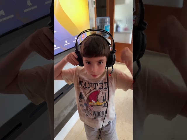 Vídeo relacionado con Skapendy Auriculares para juegos con micrófono compatibles con PS5, PS4, móvil, PC con cancelación de ruido