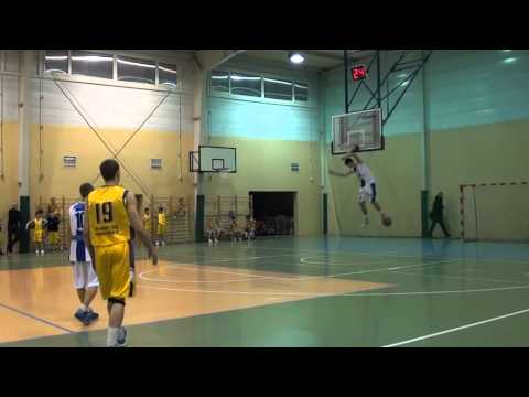 Noteć 1938 Inowrocław pokaz wsadów na meczu w Kruszwicy 19.12.2013r.