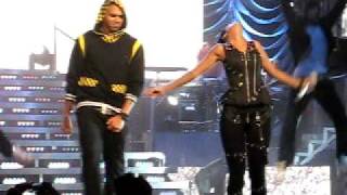 Rihanna &amp; Chris Brown - Umbrella/Cinderella (Sydney Concert)